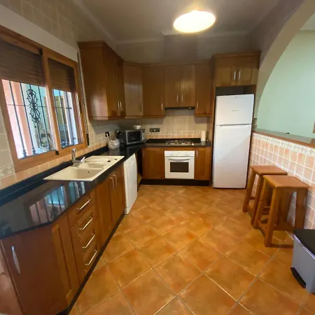 Dolores, Un Chalet Con Piscina Y Barbacoa En La Huerta Del Segura. Catral