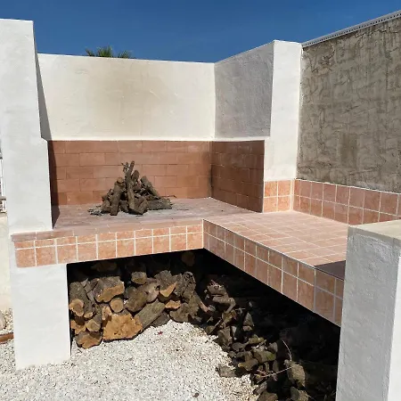 Dolores, Un Chalet Con Piscina Y Barbacoa En La Huerta Del Segura.