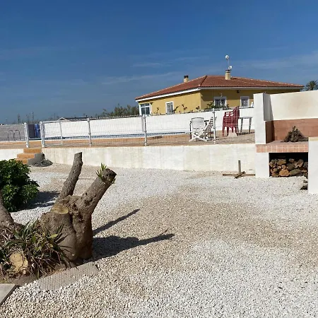 Chalet Dolores, Un Chalet Con Piscina Y Barbacoa En La Huerta Del Segura.