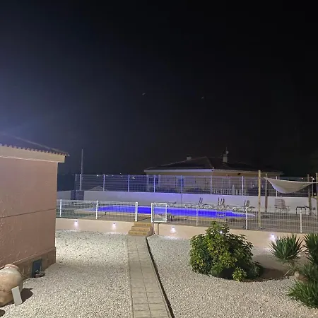 Chalet Dolores, Un Chalet Con Piscina Y Barbacoa En La Huerta Del Segura. *