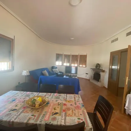 Dolores, Un Chalet Con Piscina Y Barbacoa En La Huerta Del Segura. Chalet